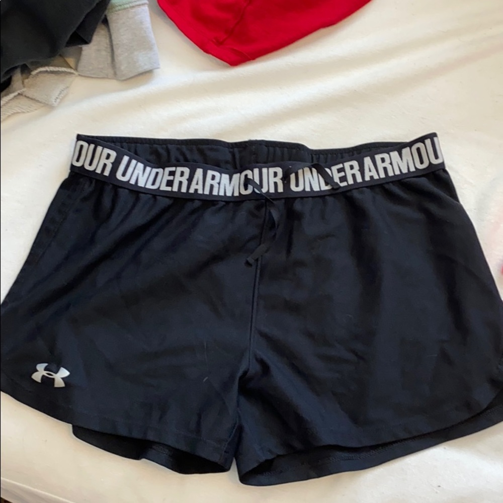 Under armour size medium workout shorts